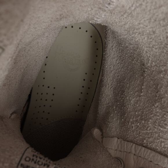 Dr. Martens Boots Womens SZ 5 White 1460 Pascal Mono Leather Combat 8 Eye Casual - Picture 16 of 16